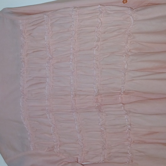 Iky Me Blouse Ruffle Back - Picture 3 of 8